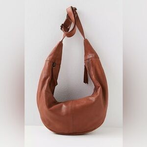 FREE PEOPLE IDLE HANDS SLING SHOULDER HALF MOON BAG BROWN